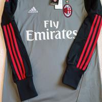 Maglia Adidas Milan con etichetta 