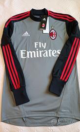 Maglia Adidas Milan con etichetta 