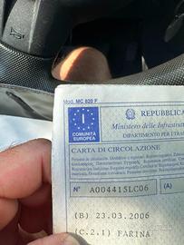 Citronen C1  anno 03/2006 con 137400 km