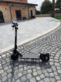 Monopattino ducati pro 2 plus