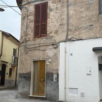 MONOLOCALE A POZZILLI
