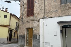 MONOLOCALE A POZZILLI