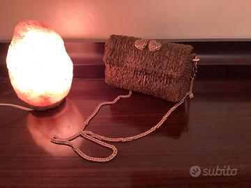 Pochette estiva in rafia fatta a mano