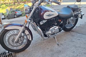 Moto HONDA SHADOW VT 1100 CUSTO