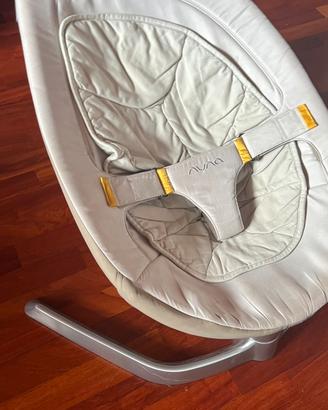 Sdraietta per bebè Nuna Leaf.