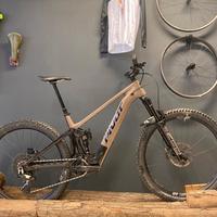 Pivot Shuttle AM 2026