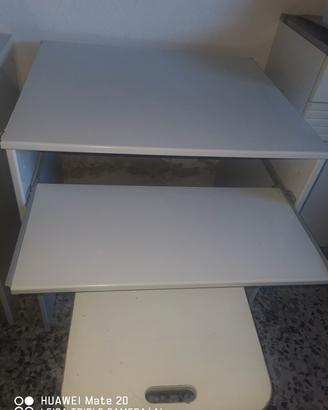 tavolino più sgabello per computer 