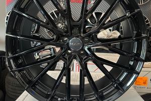 Cerchi Audi RSQ8 RS Q8 Gomme Invernali 295 35 23