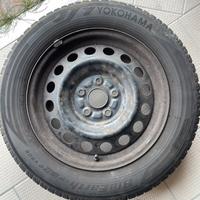 4 cerchi in ferro con gomme invernale al 50%