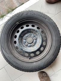 4 cerchi in ferro con gomme invernale al 50%
