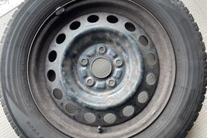 4 cerchi in ferro con gomme invernale al 50%