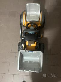 Trattore/ ruspa a pedali peg- perego