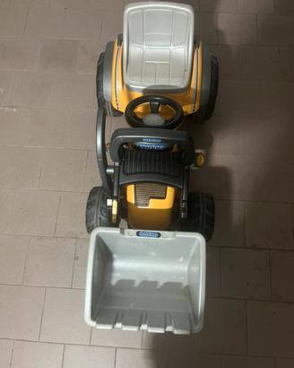 Trattore/ ruspa a pedali peg- perego