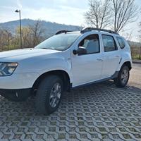 Dacia Duster 1.6 GPL DISTRIBUZIONE NUOVA