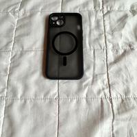 Cover magnetica nera iPhone 15 + 2 vetri