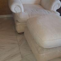 Poltrona e pouf coordinati