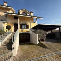 VILLA A SCHIERA A PIOBESI TORINESE