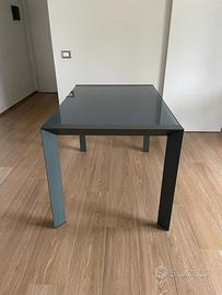 Tavolo allungabile in vetro fumèe