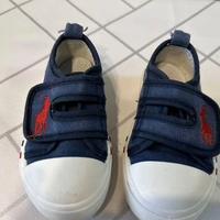 Scarpe da ginnastica per un ragazzo