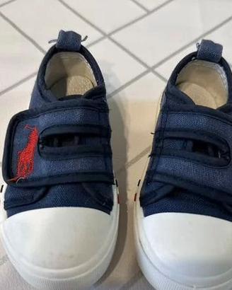 Scarpe da ginnastica per un ragazzo