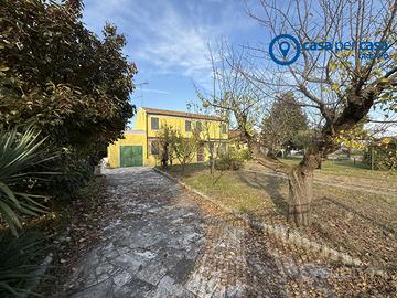 Villa singola con ampio parco