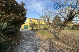 Villa singola con ampio parco