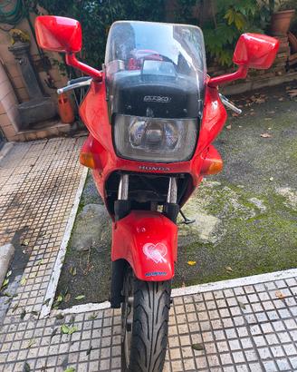 Honda  VFR 750 f 