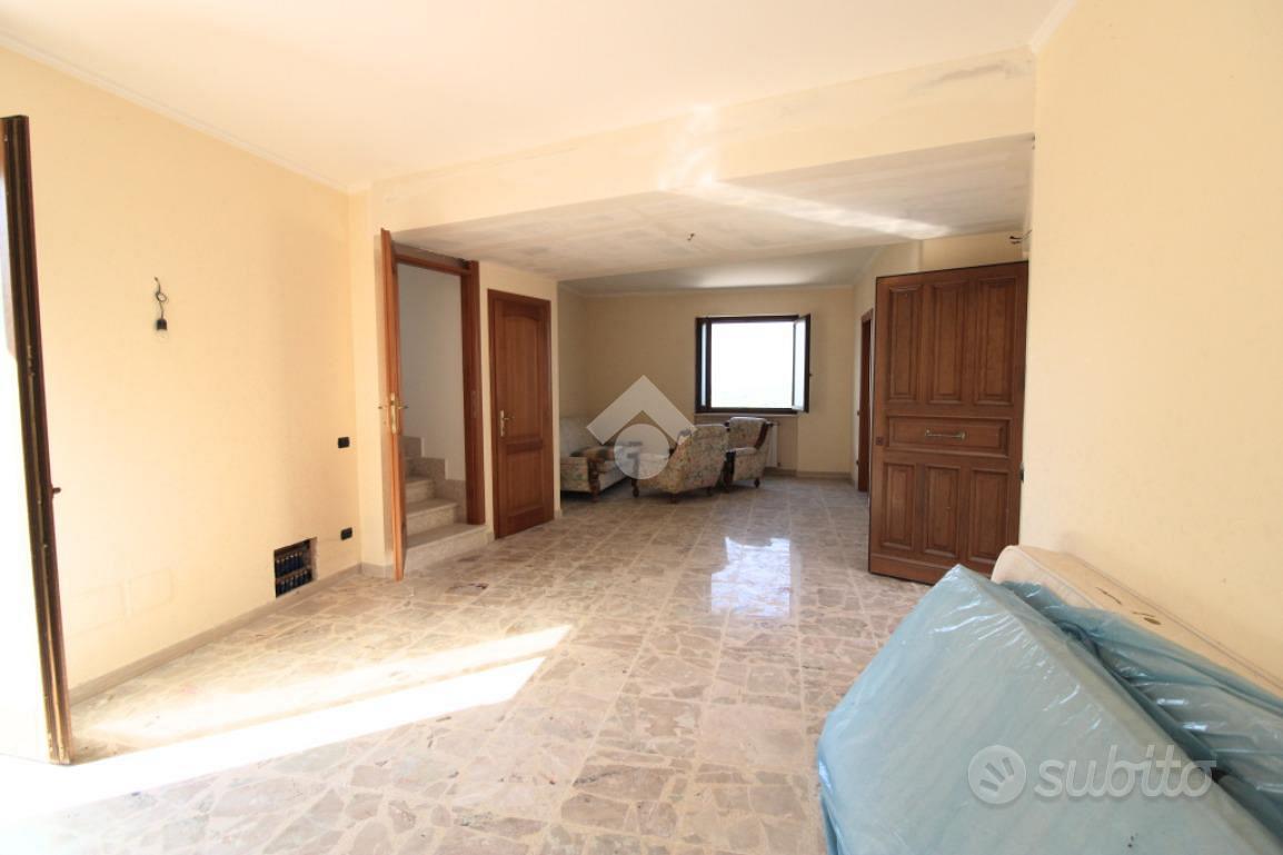 VILLA SINGOLA A POGGIO MIRTETO - Vista 5