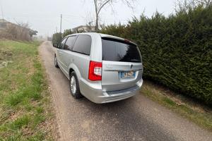 Lancia voyager 2.8 2012