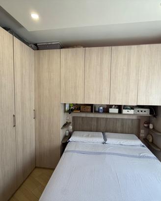 Camera da letto a ponte, completa