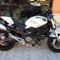 Ducati Monster 696 PLUS 2010 FINANZIAMENTI