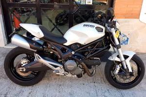 Ducati Monster 696 PLUS 2010 FINANZIAMENTI