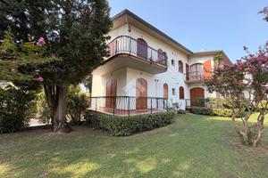 3 LOCALI A PESCHIERA DEL GARDA