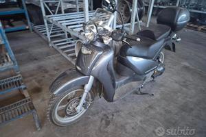 Aprilia Scarabeo 200 Demolito - Per Ricambi