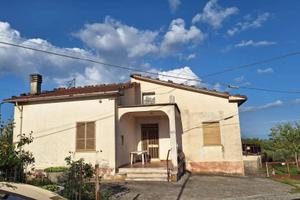 Villa di 225 m² con 5 locali e box auto doppio a S