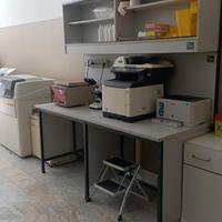 Attrezzature per laboratorio di analisi