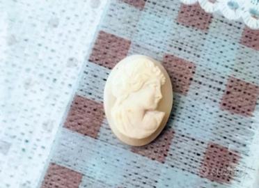 Cameo donna