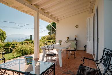 Villa con giardino sul mare di Scopello