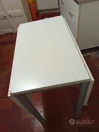 TAVOLO RICHIUDIBILE DA CUCINA/SOGGIONO