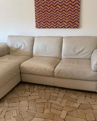 Divano in vera pelle con chaise longue