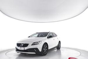 VOLVO V40 Cross Country D2 Geartronic Momentum -