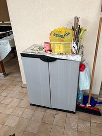 Mobiletto in plastica da esterno 2 ante