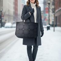Borsa shopper nera capiente
