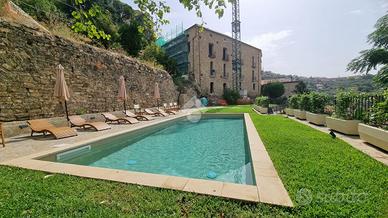 2 LOCALI A MONTECORICE