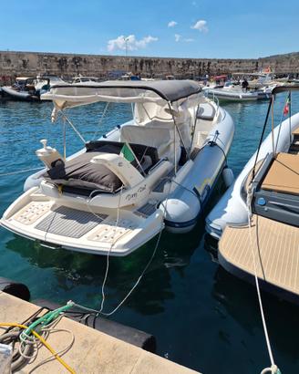 MARLIN 29 Cabin