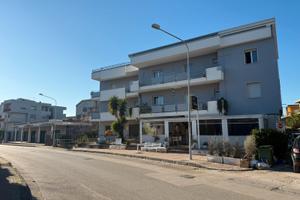 Appartamento + garage in centro Montesarchio