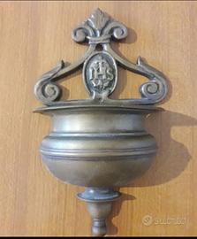 Acquasantiera  d'epoca  in ottone