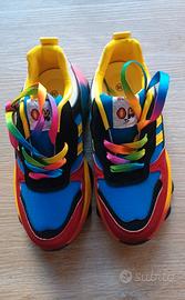 scarpa ginnastica n.36 veste n.35