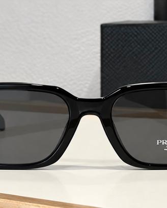 Occhiali da sole Prada con montatura rettangolare