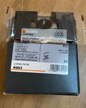 bticino Living Now Cover per prese schuko KG03